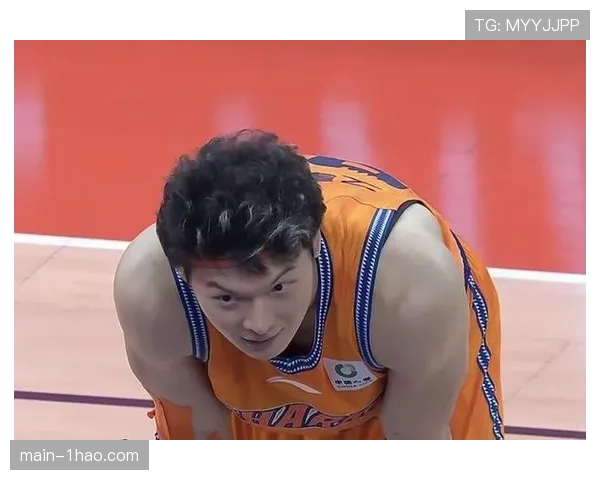 上海久事八连胜领跑积分榜 王哲林复出后内线统治力显著提升 上海久事八连胜领跑积分榜 王哲林复出后内线统治力显著提升